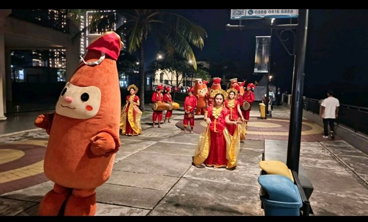Acara Oronamin C di Sunset Plaza CPI Hadirkan Selebgram dan Pertunjukan Seni Budaya yang Meriah
