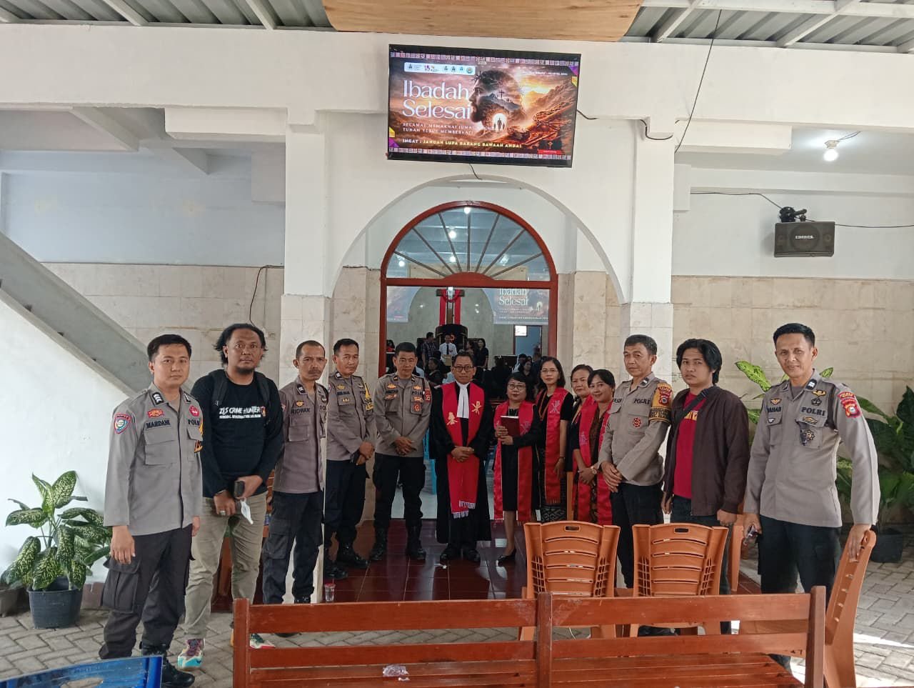 Polres Maros Amankan ibadah Jum'at Agung,pastikan Kondusifitas Kamtibmas Terjaga