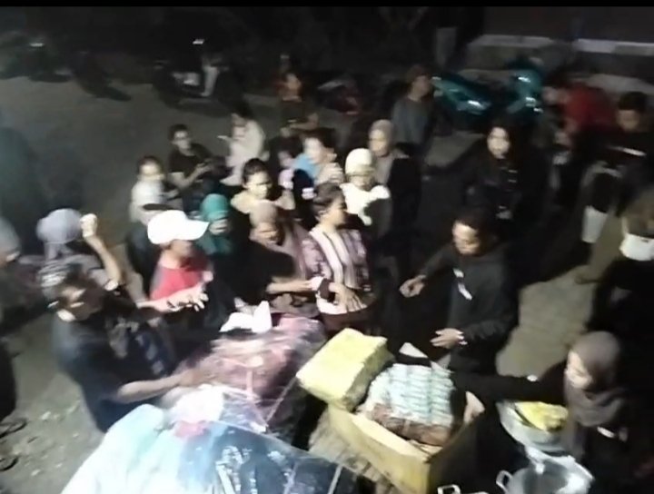 Ormas Cobra Legend Indonesia (CLI) Berbagi Bantuan untuk Warga Terdampak Kebakaran di Jalan Sultan Abdullah II Tallo Marbo