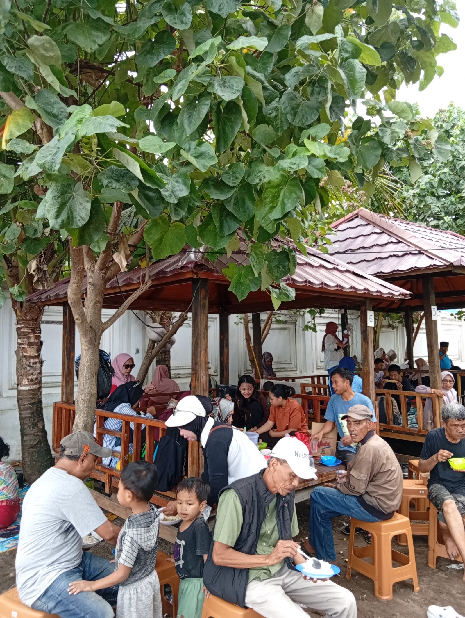 Arisan Keluarga Besar Almarhum Abd. Latiief Dg. Tepu dan Almarhuma Maemunah Dg. Tabo Pererat Persaudaraan dan Tali Silaturahmi