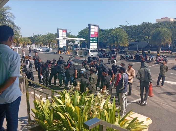 Aksi Damai Dugaan PHK Sepihak di MTF Berlangsung Tertib, Perwakilan LTI dan Kuasa Hukum Diterima Manajemen